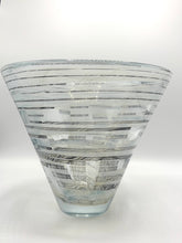 Afbeelding in Gallery-weergave laden, Venini Murano vaas – filigrana design – handgemaakt Italiaans glas