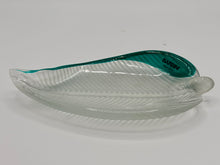 Afbeelding in Gallery-weergave laden, Alfredo Barbini Murano Glazen Blad Kom, Gesigneerd, 20 cm, Aqua Teal, Italië
