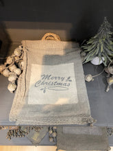 Afbeelding in Gallery-weergave laden, Kalkdoek kerstzak (medium &amp; large)
